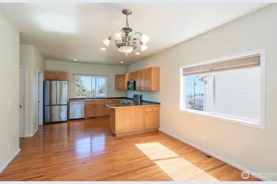 1031 W 14th Street, Port Angeles, WA 98363 - Photo 9