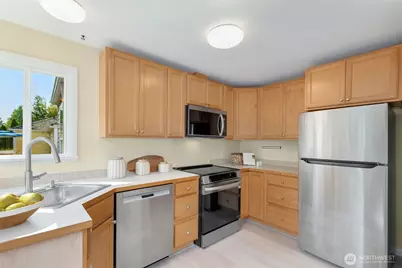 1717 N 82nd Street, Seattle, WA 98103 - Photo 9