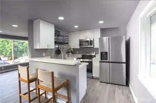 8553 S 123rd Pl, Seattle, WA 98178 - Photo 3