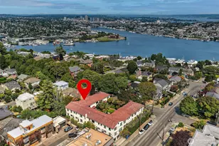 2205 Bigelow Ave N, Seattle, WA 98109 - Photo 33