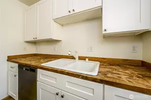 1318 N 184th Ct, Shoreline, WA 98177 - Photo 13