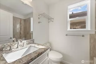 12722 35th Ave House D NE, Seattle, WA 98125 - Photo 27