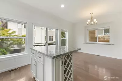12722 35th Ave House D NE, Seattle, WA 98125 - Photo 15