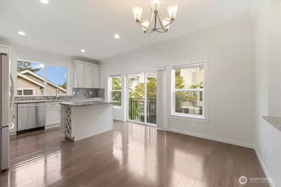 12722 35th Ave House D NE, Seattle, WA 98125 - Photo 9