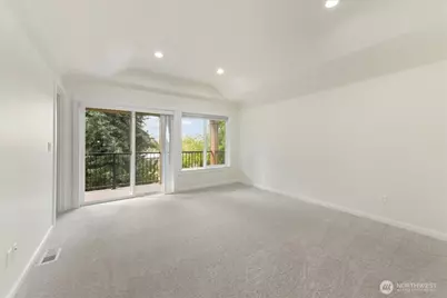 12722 35th Ave House D NE, Seattle, WA 98125 - Photo 29