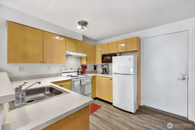 425 Vine Street #510, Seattle, WA 98121 - Photo 9