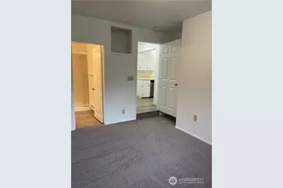 4530 151st Avenue SE, Bellevue, WA 98006 - Photo 5