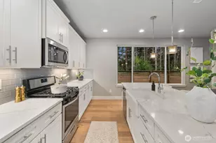 13437 Edmunds Pkwy E, Bonney Lake, WA 98391 - Photo 15