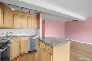 1601 Taylor Ave N, Seattle, WA 98109 - Photo 11