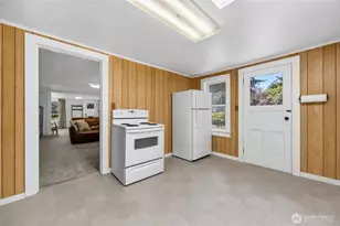 10215 56th St SE, Snohomish, WA 98290 - Photo 13