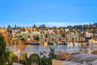 2117 N 36th Street, Seattle, WA 98103 - Photo 23