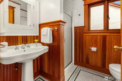2117 N 36th Street, Seattle, WA 98103 - Photo 31