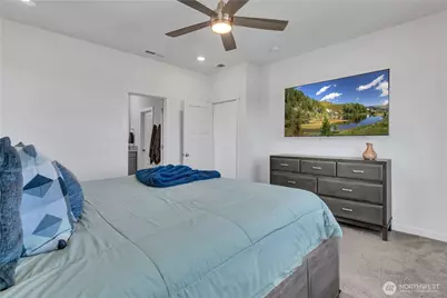 12701 177th Avenue E, Bonney Lake, WA 98391 - Photo 19