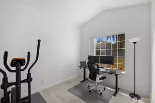 25700 SE 35th Pl, Sammamish, WA 98029 - Photo 5