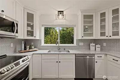 8030 131st Place NE, Kirkland, WA 98033 - Photo 13
