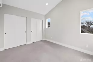 503 NE 42nd St, Seattle, WA 98105 - Photo 13