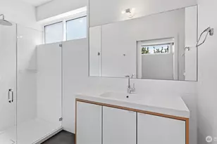 710 14th Ave, Seattle, WA 98122 - Photo 11