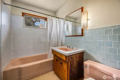 941 N 103rd Street, Seattle, WA 98133 - Photo 9