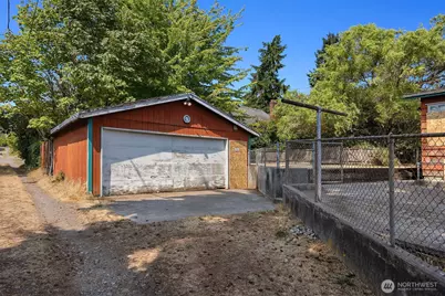 941 N 103rd Street, Seattle, WA 98133 - Photo 13