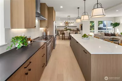 613 18th Avenue E, Seattle, WA 98112 - Photo 5