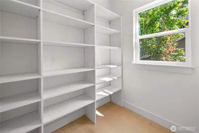 613 18th Avenue E, Seattle, WA 98112 - Photo 9
