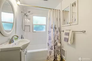 18005 Fremont Ave N, Shoreline, WA 98133 - Photo 13