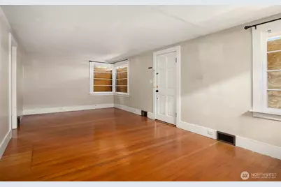 943 N 103rd Street, Seattle, WA 98133 - Photo 3
