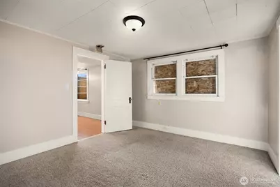 943 N 103rd Street, Seattle, WA 98133 - Photo 7