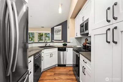 12120 NE 172nd Place #L302, Bothell, WA 98011 - Photo 7