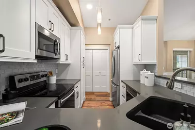 12120 NE 172nd Place #L302, Bothell, WA 98011 - Photo 9