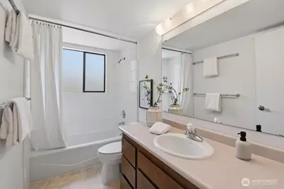 17816 NE 12th Street, Bellevue, WA 98008 - Photo 21