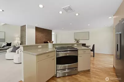 17816 NE 12th Street, Bellevue, WA 98008 - Photo 9