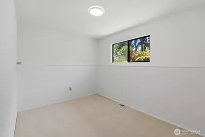 17816 NE 12th Street, Bellevue, WA 98008 - Photo 19
