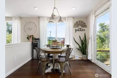 854 Burroughs Avenue, Oak Harbor, WA 98277 - Photo 13