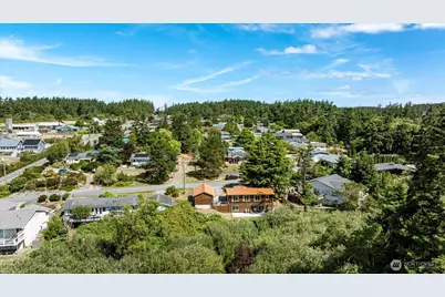 854 Burroughs Avenue, Oak Harbor, WA 98277 - Photo 35