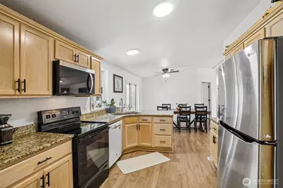 127 Pioneer Avenue NE, Castle Rock, WA 98611 - Photo 13