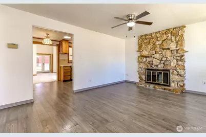 16016 12th Avenue SW, Burien, WA 98166 - Photo 3