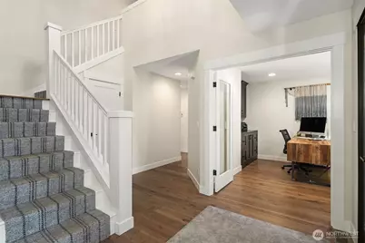 8902 196th Street SW, Edmonds, WA 98026 - Photo 3