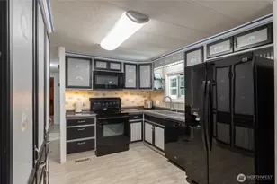9314 Canyon Rd E, Puyallup, WA 98371 - Photo 13