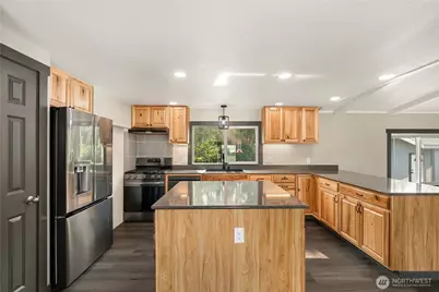 21610 145th Street E, Bonney Lake, WA 98391 - Photo 9
