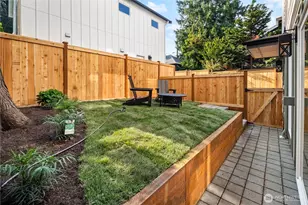 613 B 18th Ave E, Seattle, WA 98112 - Photo 17