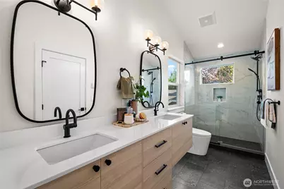 613 B 18th Avenue E, Seattle, WA 98112 - Photo 11