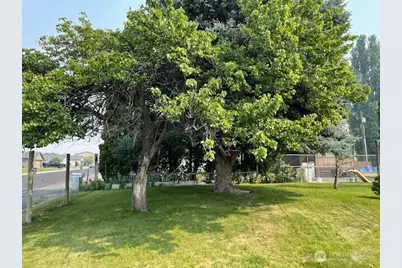 181 Montmorency Boulevard E, Quincy, WA 98824 - Photo 3