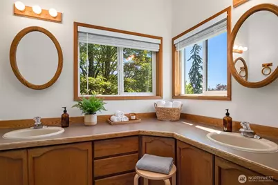 8815 18th Avenue SW, Seattle, WA 98106 - Photo 13