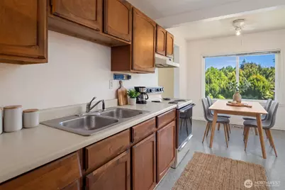 8815 18th Avenue SW, Seattle, WA 98106 - Photo 7