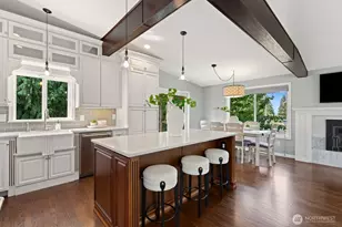 10913 NE 48th St, Kirkland, WA 98033 - Photo 29