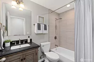 10913 NE 48th St, Kirkland, WA 98033 - Photo 23