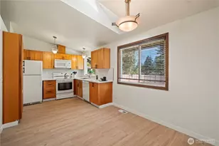 1923 233rd Pl SE, Bothell, WA 98021 - Photo 9