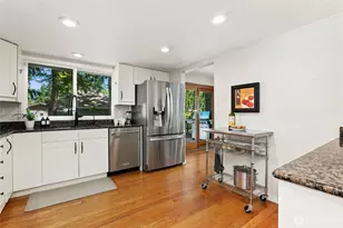 16242 NE 30th St, Bellevue, WA 98008 - Photo 11