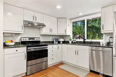 16242 NE 30th Street, Bellevue, WA 98008 - Photo 11